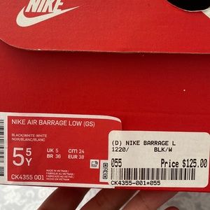 Nike air barrage size 5.5Y